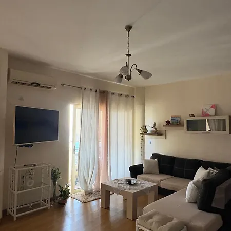 Xhustina Shena Apartmán *