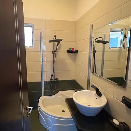 Xhustina Shena Apartment Sarande